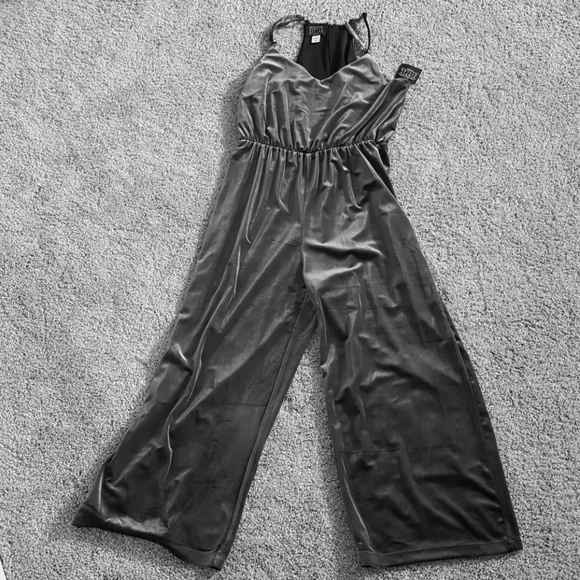 Simply Styled Pants - NWT Dark Gray Romper
